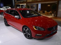 【ロサンゼルスモーターショー13】ボルボ V60、米国へ初導入…米国では久々のワゴンに 画像