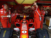 フェラーリのタイヤボックスを巡る争い 画像