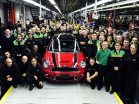 MINI ハッチバック 現行型、最終モデルがラインオフ…7年の歴史に幕 画像