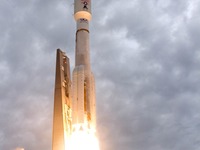 ロッキード・マーチン、米海軍にMUOS-2通信衛星を引き渡し 画像