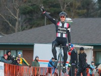 【Pro CX】パワーズとアンダーソン、感謝祭後のレースの勝利でリードを維持 画像