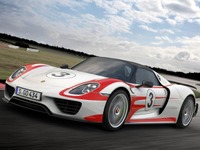 【広州モーターショー13】ポルシェ 918スパイダー、2014中国パフォーマンスカーオブザイヤーに輝く 画像