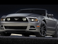 フォード マスタング 新型、発表前に米メディアの表紙が流出 画像