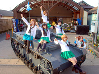 アニメ効果で来場10万人 大洗あんこう祭でガルパン痛車道コンテスト 声優ステージも 画像
