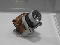 【エコプロダクツ13】東芝、「モナ・リザ」を照らす特注のLEDを展示 画像