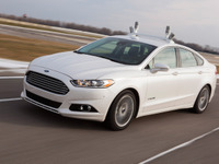 フォード、自動運転車の最新研究開発車両を公開 画像