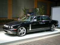 ジャガー XJ にデイムラー並みの装備を装着した限定車 画像
