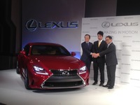 トヨタ・豊田社長、共に世界へ向けて闘う…レクサスがゴルフの松山選手と契約 画像