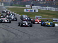 フェラーリ、夏休み中もテスト強行へ 画像