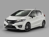 無限、フィットHV 4WD用パーツを発表 画像