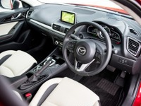 【マツダ アクセラ ハイブリッド 試乗】車内空間に難あるも、走りへのこだわりは十分…岩貞るみこ 画像