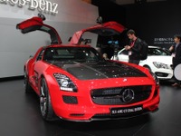 【東京オートサロン14】メルセデス初出展、A45 AMG 4MATIC 初のパフォーマンススタジオ限定車を発表 画像