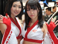 【東京オートサロン14】コンパニオン…クスコ 画像
