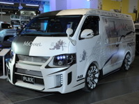 【東京オートサロン14】度肝抜くアイディア満載、カスタム ハイエース続々［詳細画像］ 画像
