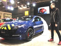 【東京オートサロン14】ルノー・ジャポン…フランスのジャンダルムリ仕様を限定車に 画像