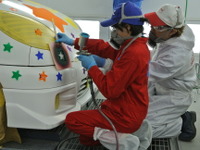 子供たちが塗装体験で夢のくるまをデザイン…ネッツトヨタノヴェルとやま 画像