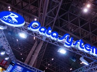 【東京オートサロン14】データシステム、今春から発売の新製品を多数展示 画像