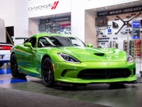 【デトロイトモーターショー14】SRT バイパー…蛍光ストライカーグリーンで存在感アップ［詳細画像］ 画像