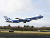 ボーイング、エアブリッジ・カーゴに5機目の747-8貨物輸送機を納入 画像