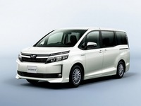 【トヨタ ヴォクシー 新型 発売】HVモデルは23.8km/リットルの低燃費 画像