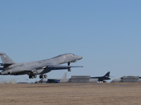 ボーイング、統合バトルステーションを米空軍の最初のB‐1に装備 画像