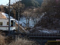西武、芦ヶ久保~横瀬間で徐行運転…人工氷柱を鑑賞 画像
