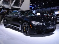 【デトロイトモーターショー14】BMW M4 と レクサスRC F を比較…異なる方向性 画像