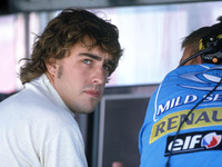 【F1夏休み総括】ストーブリーグが夏に熱い…移籍・空席・満席 画像