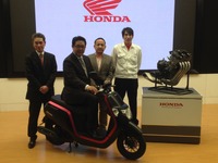 ホンダ青山取締役、二輪国内活性化に今年前半に20モデル投入 画像