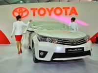 【デリーモーターショー14】トヨタ、新型カローラ アルティスで高級感をアピール 画像