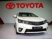 【デリーモーターショー14】キーンルック採用のフロントフェイス…トヨタ カローラ アルティス［詳細画像］ 画像