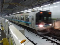 首都圏の鉄道、記録的な雪で大幅に乱れ 画像