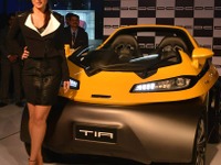 【デリーモーターショー14】インドのDCデザイン、超小型スポーツ「ティア」を提案…年内に生産へ 画像