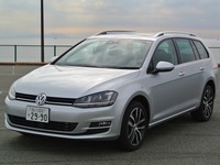 【VWゴルフ ヴァリアントTSIハイライン 試乗】“4”を上書きするプレーンな魅力…島崎七生人 画像