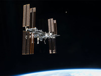 ISS「きぼう」日本実験棟、超小型衛星の放出を中止…異常を発見 画像