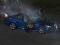 米 NASCAR 開幕戦で車両火災、デビューしたてのペースカーにトラブル発生［動画］ 画像