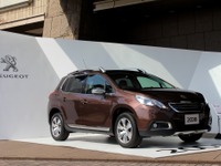 【プジョー 2008 新型 発売】ルーフウェイブは都会派の証 画像