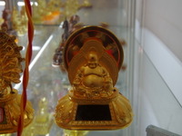 【中国国際用品展14】干支から観音様、毛沢東そして関羽まで…置物ではなく芳香剤です 画像