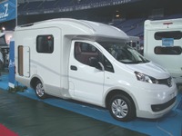 【大阪キャンピングカーショー14】エートゥゼット、車重1550kgの アルファ LE を展示…ユニット架装で軽量化 画像