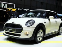 【ジュネーブモーターショー14】新型 MINI ハッチバック に「One」…1.2ターボの入門グレード 画像