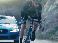 ジャガー XF のワゴンに頂点、550psスーパーチャージャーの XFR-S…自転車と対決［動画］ 画像