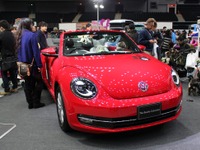 愛犬をVWに乗せて記念フォト…わいわいペットフェスタ2014 画像