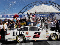 【NASCARスプリントカップ 第3戦】ケセロウスキー、最終ラップでアーンハートJrを交わし劇的勝利 画像