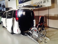 【トヨタ ノア&ヴォクシー 福祉車両】スロープ車はインライン生産でコスト低減 画像