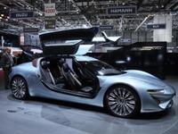 【ジュネーブモーターショー14】リヒテンシュタインからクヮントeスポーツリムジン登場…革新的4シータースポーツカー 画像