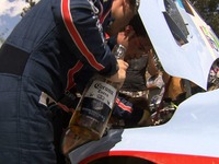【WRC 第3戦】ヌービル、ビールでラジエーターを応急処置 画像