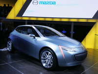 【フランクフルトモーターショー05】マツダ世界各地発第一弾、『颯爽』と 画像