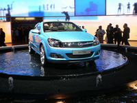 【フランクフルトモーターショー05】オペル アストラ ツイントップ 画像