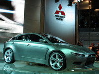 【フランクフルトモーターショー05】写真蔵…三菱 ランサー 後継/スポーツバック 画像