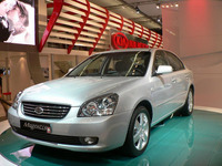 【フランクフルトモーターショー05】キア マジェンティスとワールドカップ 画像